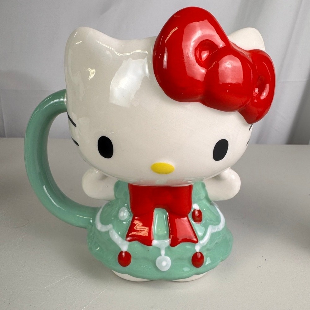 Hello Kitty Christmas Tree 3D Sculpted Ceramic Mug 22oz Sanrio Silver‎ Buffalo